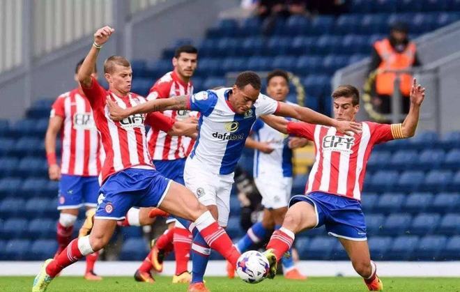 背后都隐藏 背后都隐藏